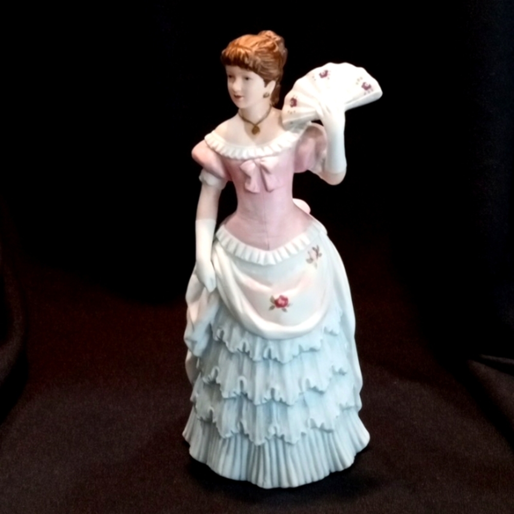 Collectible Figurine - Shall We Dance